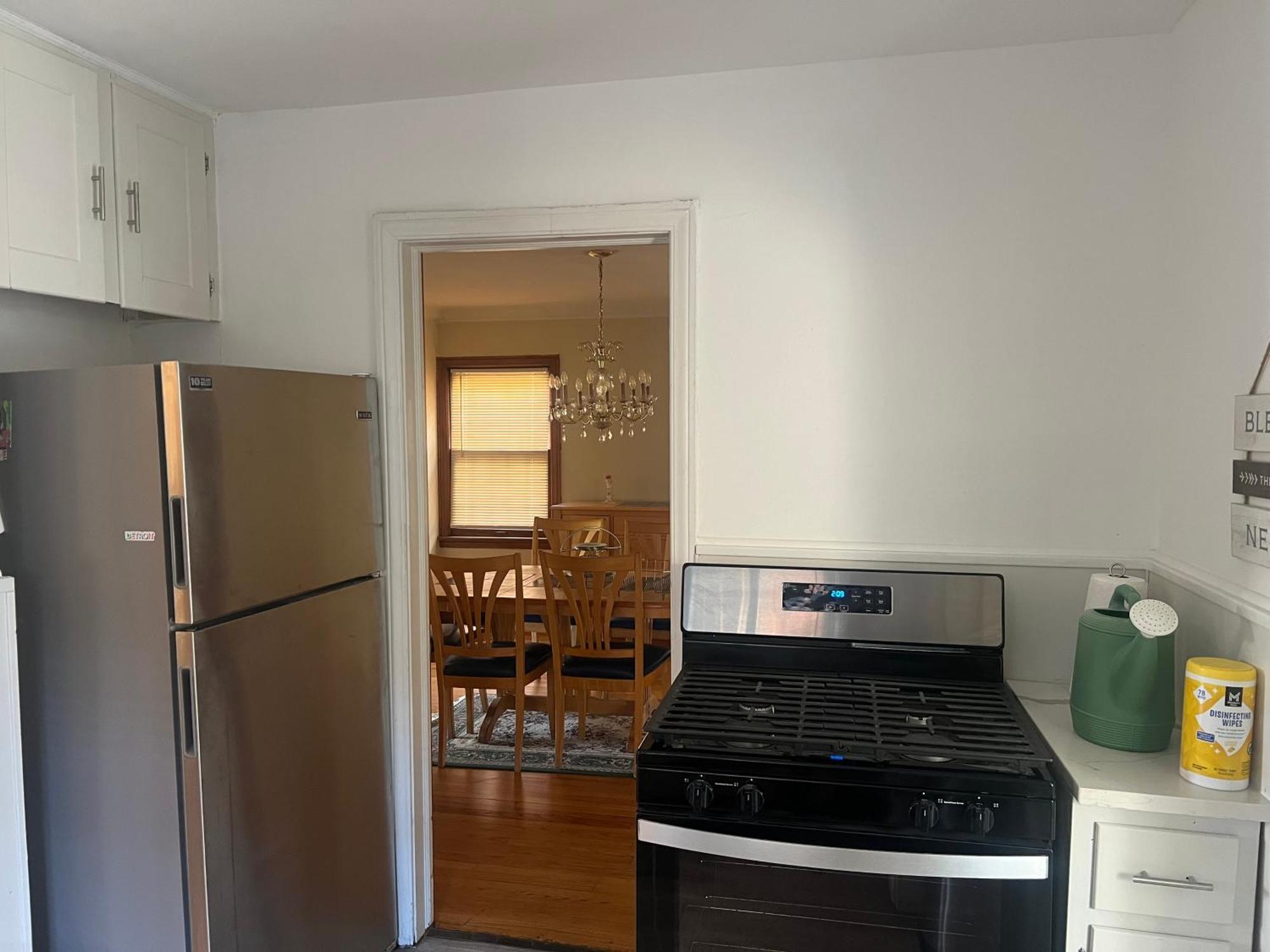Master Bedroom In Away From * Detroit