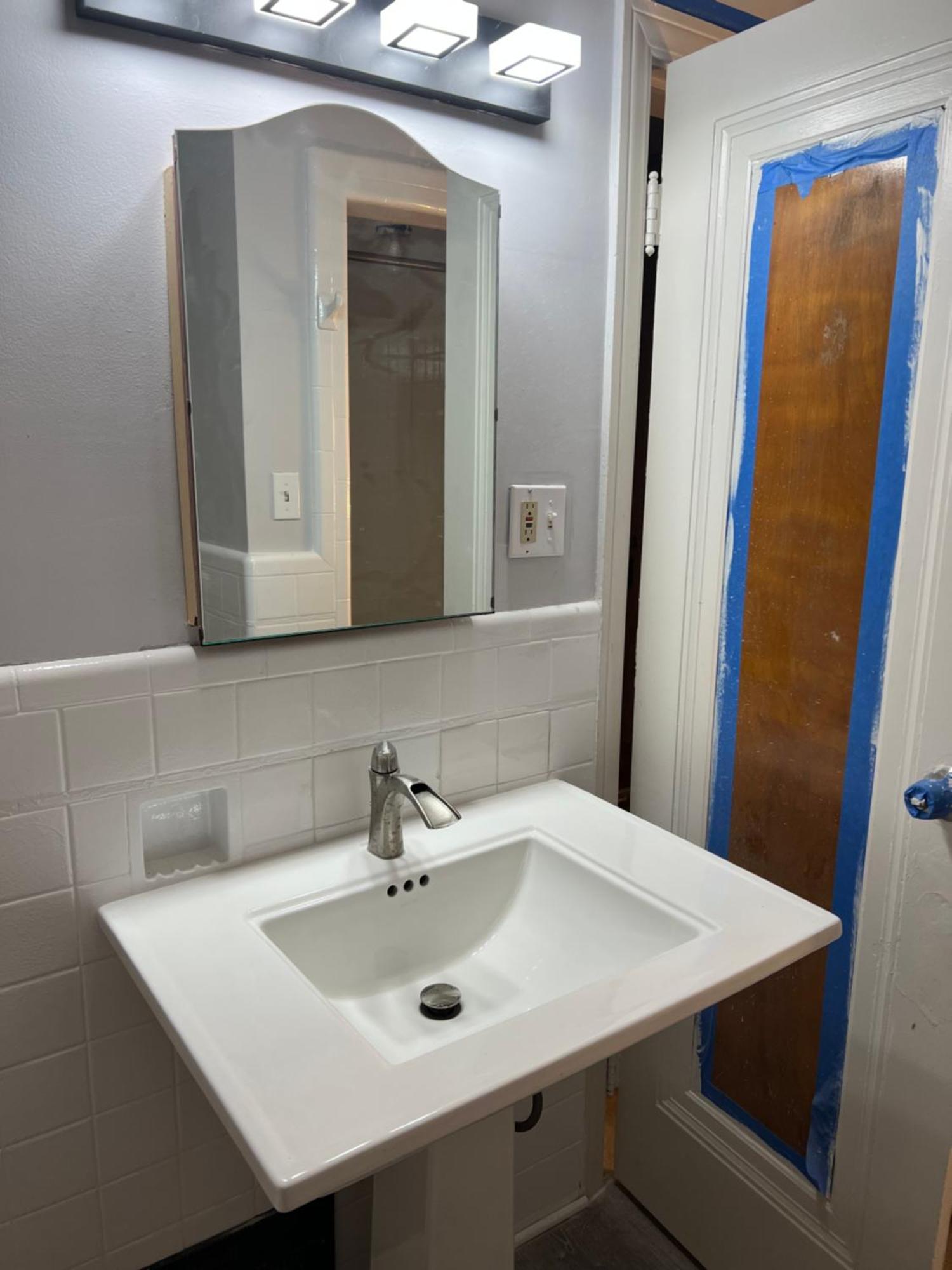 Master Bedroom In Away From * Detroit
